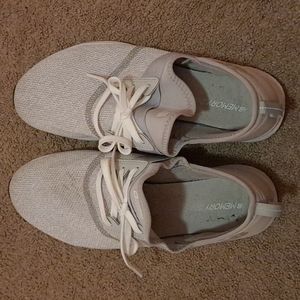 Womens Size 9 New Balance Sneakers
